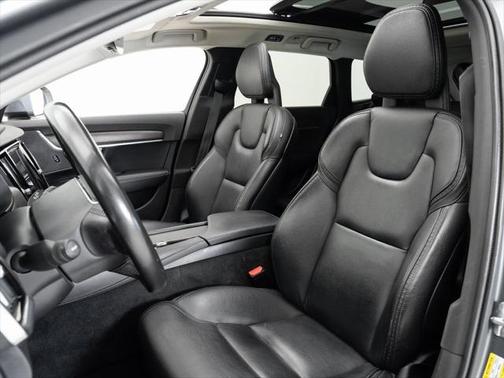 2018 Volvo V90 Cross Country T5