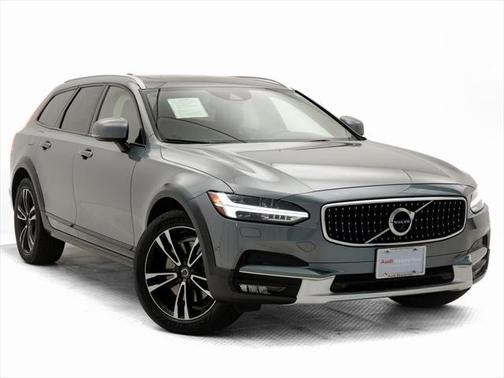 2018 Volvo V90 Cross Country T5
