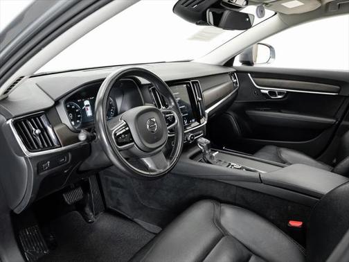 2018 Volvo V90 Cross Country T5