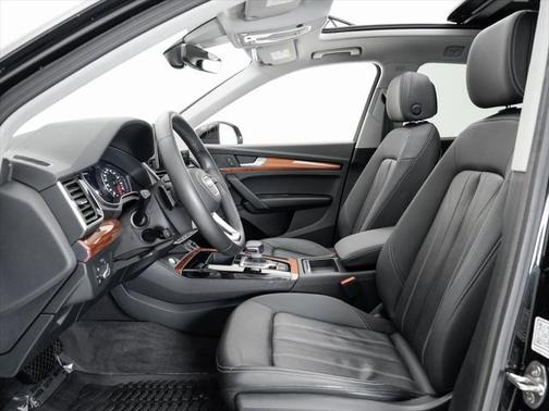 2022 Audi Q5 45 S line Premium