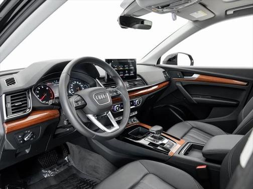 2022 Audi Q5 45 S line Premium