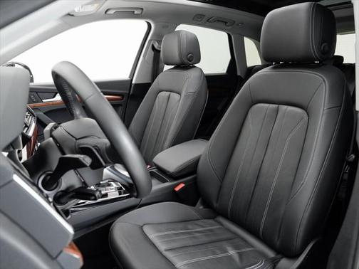 2022 Audi Q5 45 S line Premium