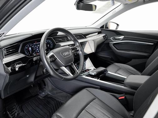 2022 Audi e-tron Sportback S line Premium Plus