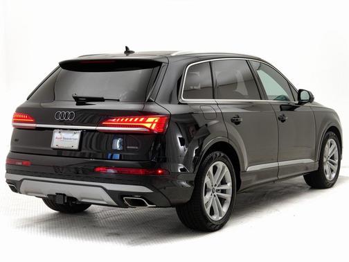 2025 Audi Q7 55 Prestige
