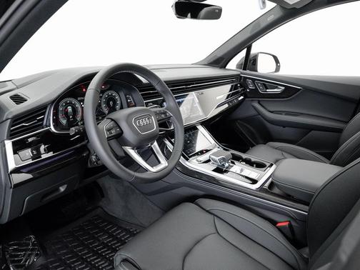 2025 Audi Q7 55 Prestige