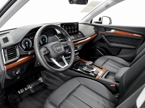 2022 Audi Q5 45 S line Premium Plus
