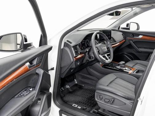 2022 Audi Q5 45 S line Premium Plus