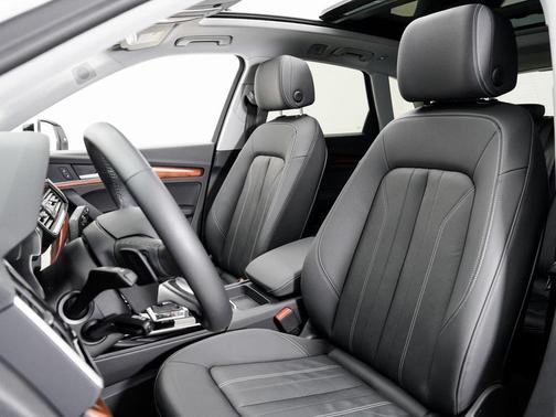 2022 Audi Q5 45 S line Premium Plus