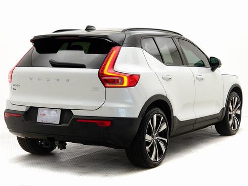 2022 Volvo XC40 Recharge Pure Electric P8 Twin Plus
