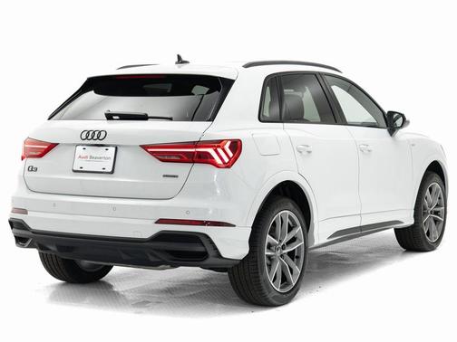 2025 Audi Q3 Premium 45 TFSI S line quattro Tiptronic