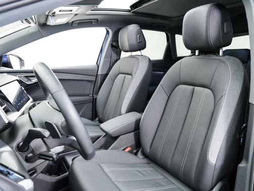 Navarra Blue Metallic 2023 Audi Q4 e-tron Premium Plus 40 RWD