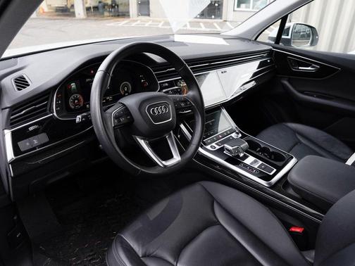 2022 Audi Q7 55 Premium