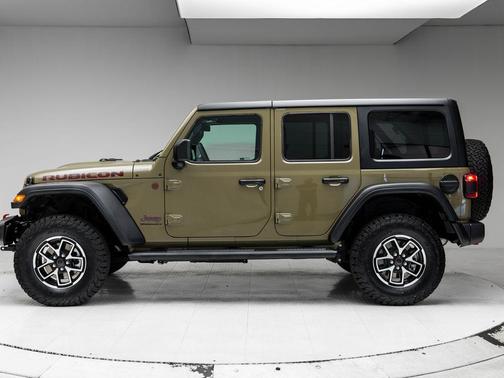 41 2025 Jeep Wrangler Rubicon