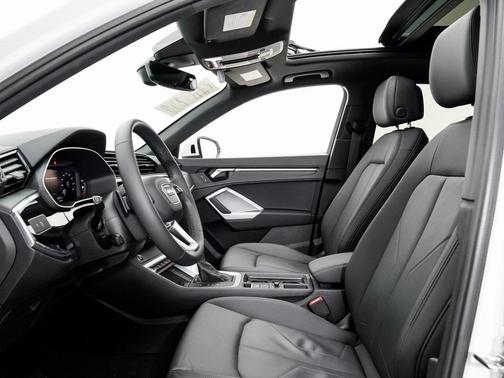 2024 Audi Q3 Premium 45 TFSI S line quattro Tiptronic