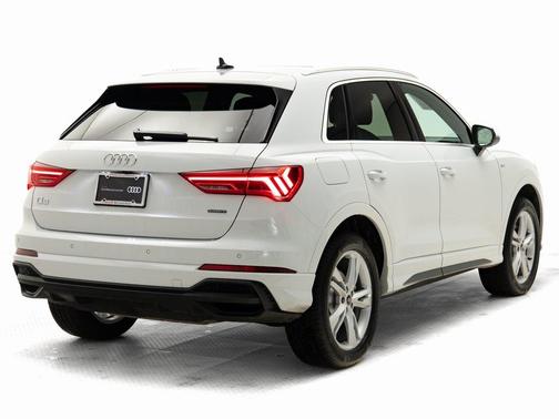 2024 Audi Q3 Premium 45 TFSI S line quattro Tiptronic