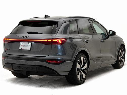 2025 Audi SQ6 e-tron Premium Plus quattro