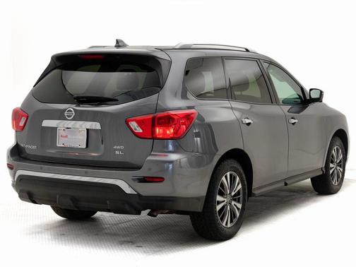 2019 Nissan Pathfinder SL