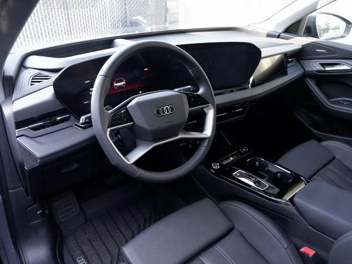 2025 Audi Q6 e-tron Prestige quattro