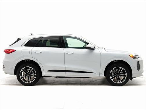 2025 Audi Q5 Premium