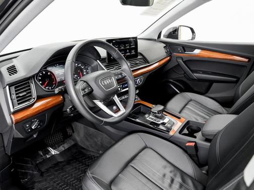 2023 Audi Q5 40 Premium