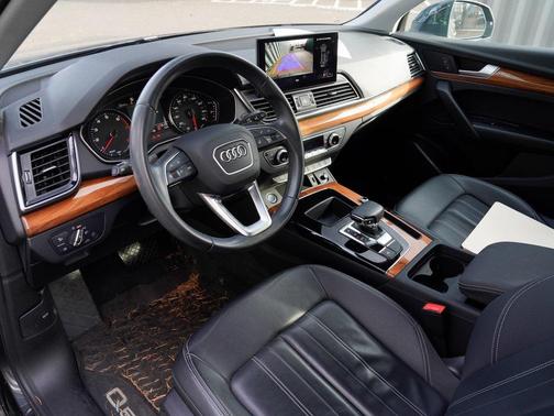 2023 Audi Q5 40 Premium