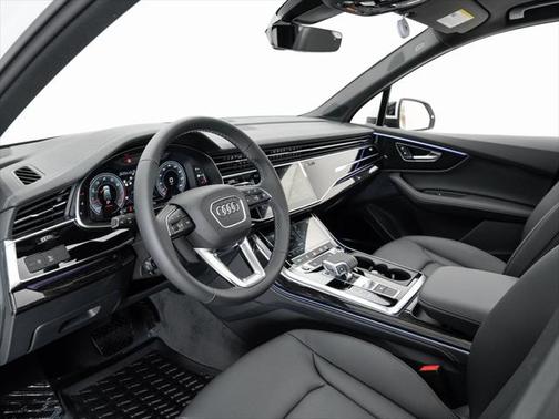 2025 Audi Q7 55 Premium Plus