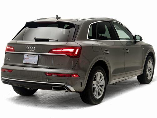 2023 Audi Q5 45 S line Premium