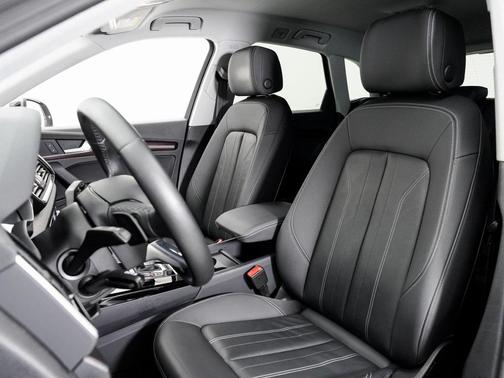 2023 Audi Q5 45 S line Premium
