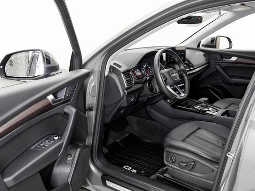 2023 Audi Q5 45 S line Premium