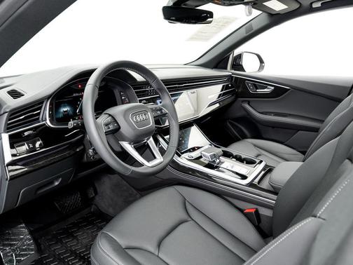 Mythos Black Metallic 2025 Audi Q8 55 Premium Plus