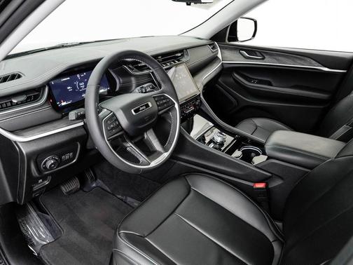 Diamond Black Crystal Pearlcoat 2023 Jeep Grand Cherokee L Limited