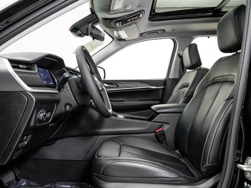 Diamond Black Crystal Pearlcoat 2023 Jeep Grand Cherokee L Limited