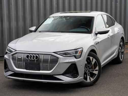 Florett Silver Metallic 2022 Audi e-tron Sportback S line Premium Plus