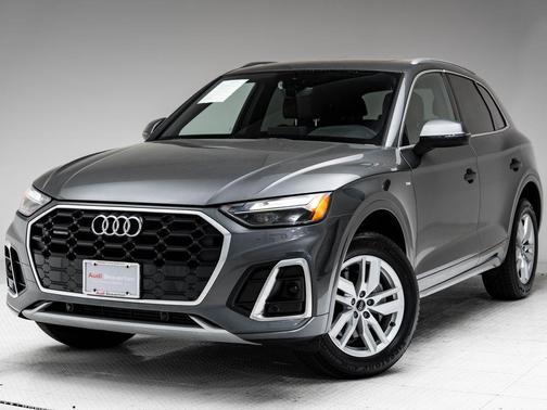 Daytona Gray Pearl Effect 2024 Audi Q5 45 S line Premium