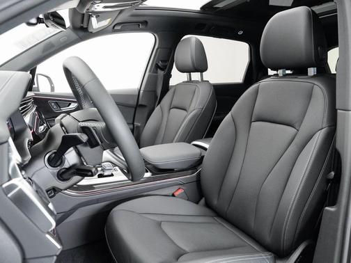 2025 Audi Q7 45 Premium Plus