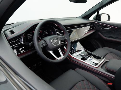 Daytona Gray Pearl Effect 2026 Audi Q7 55 Prestige