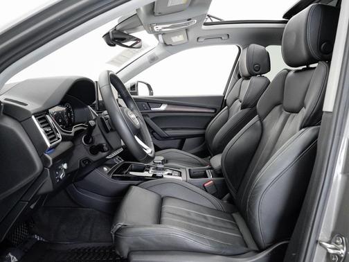 2023 Audi Q5 45 S line Prestige