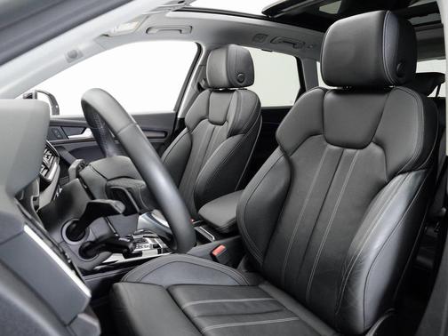 2023 Audi Q5 45 S line Prestige