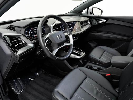 Glacier White Metallic 2024 Audi Q4 e-tron Premium Plus 55 quattro