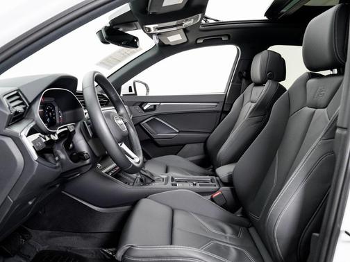 2024 Audi Q3 Premium 45 TFSI S line quattro Tiptronic