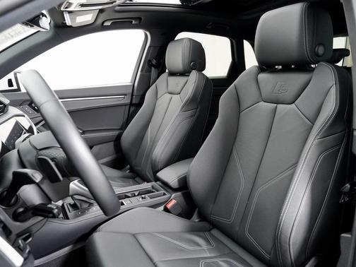 2024 Audi Q3 Premium 45 TFSI S line quattro Tiptronic