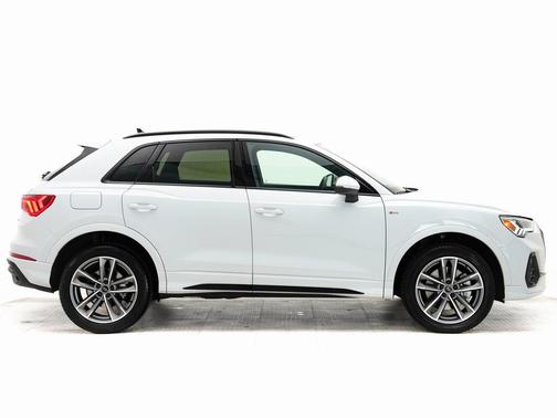 2024 Audi Q3 Premium 45 TFSI S line quattro Tiptronic