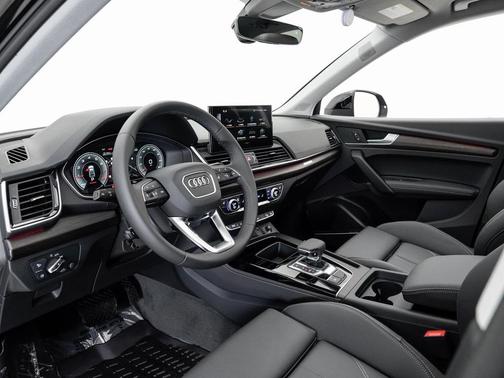 2025 Audi Q5 45 S line Premium Plus