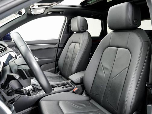 2022 Audi Q3 45 S line Premium Plus