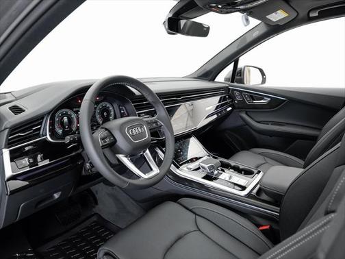2025 Audi Q7 55 Prestige