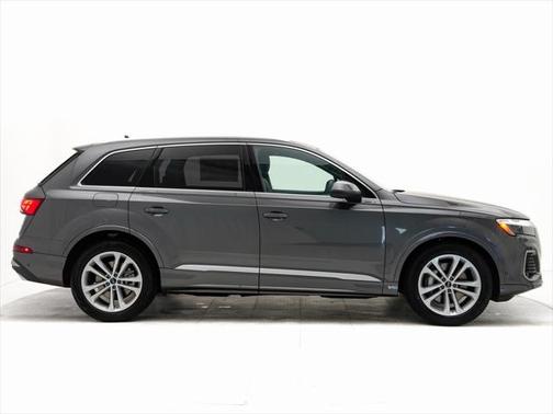 2025 Audi Q7 55 Prestige