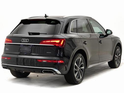 2022 Audi Q5 45 S line Premium