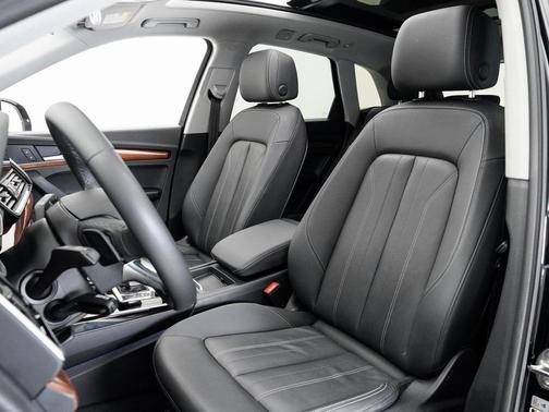 2022 Audi Q5 45 S line Premium