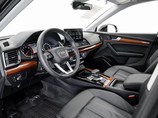 2022 Audi Q5 45 S line Premium
