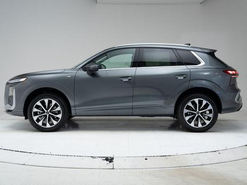 Daytona Gray Pearl Effect 2026 Audi Q3 TFSI quattro S tronic